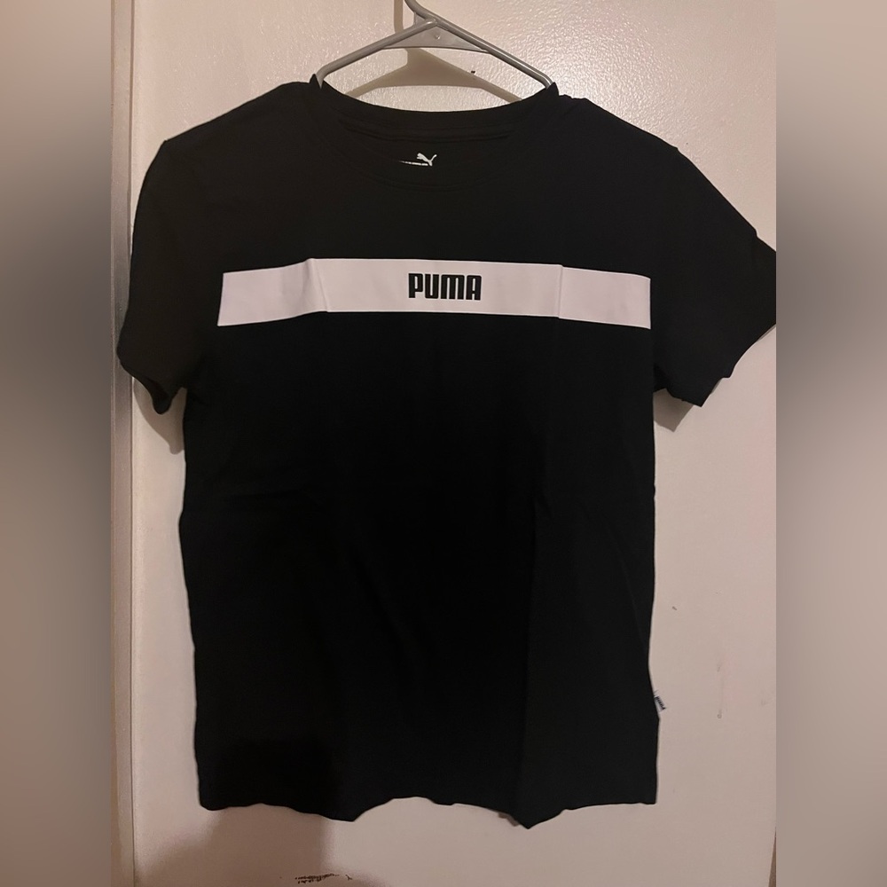 🖤 Puma Women’s Black and White T-Shirt 🤍